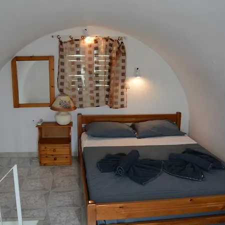 Valentino * Perissa (Santorini)